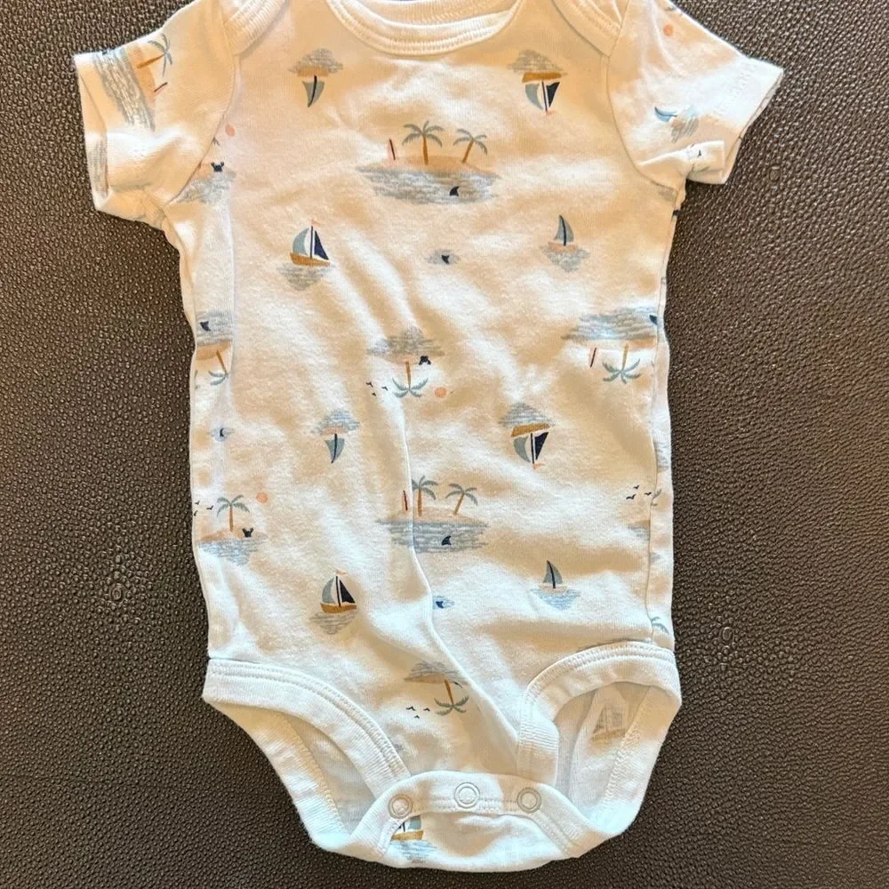 Bundle of 6 Baby Bodysuits Cloud Island brand and other  Blue and White  Set 3-9